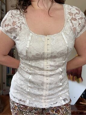 Vintage Y2K Ivory Lace Hook & Eye Corset Top Fitted Stretch Cap Sleeve Blouse